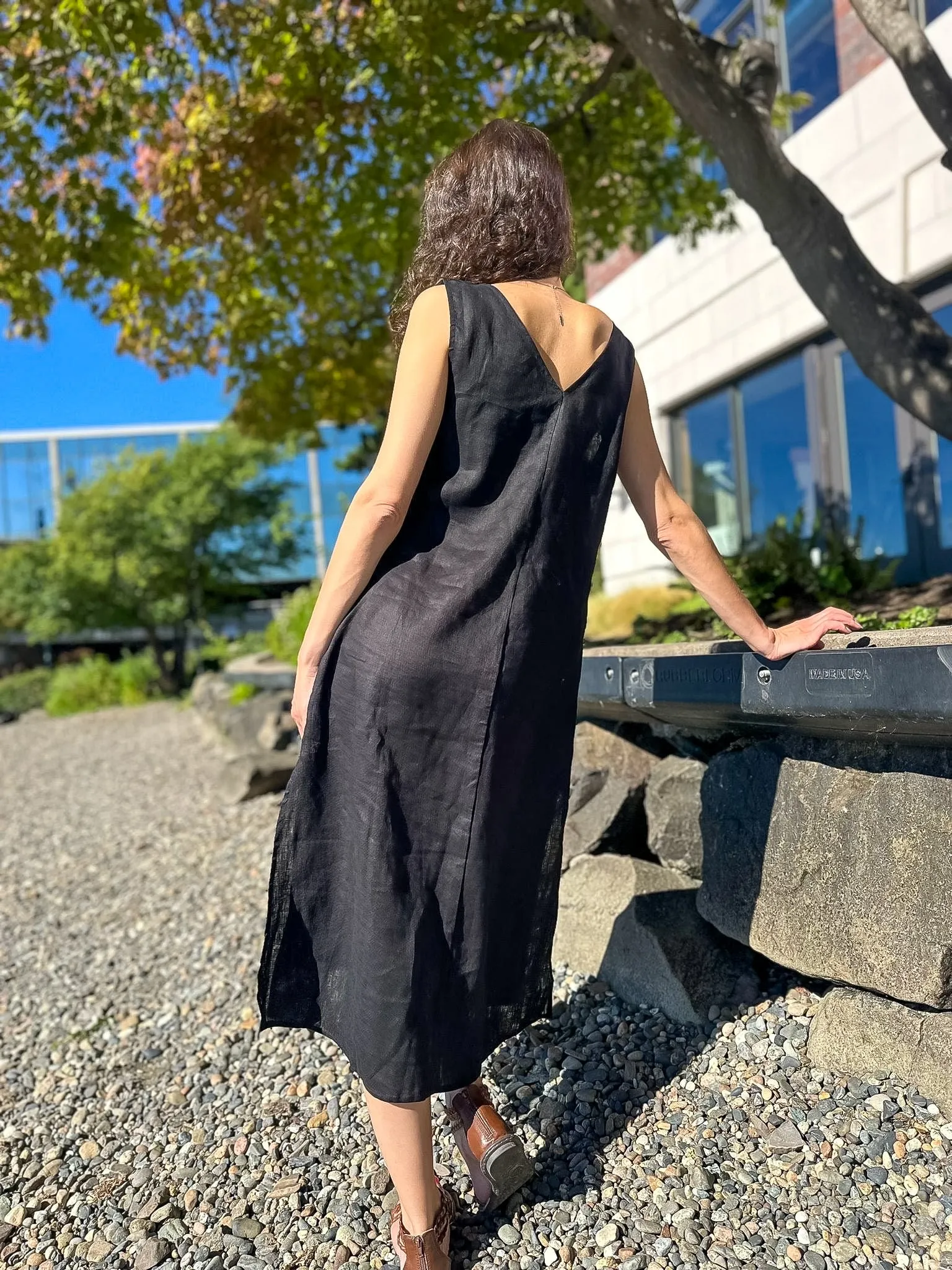 Black Linen Mid-length Sleeveless Dress